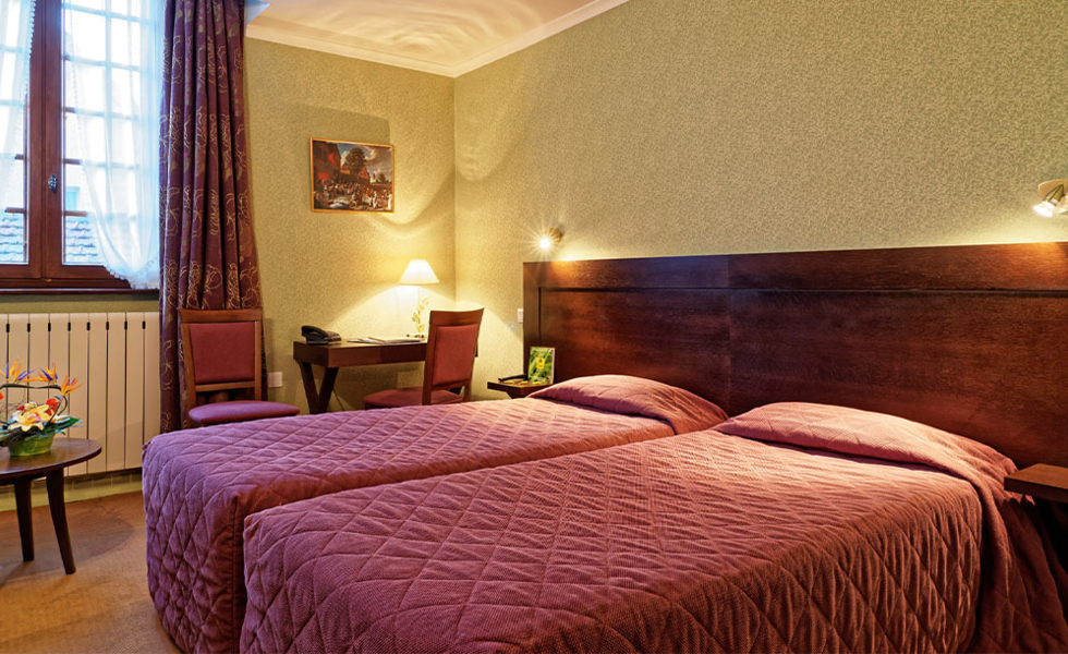 HÔTEL DES TROIS MAURES Couches
