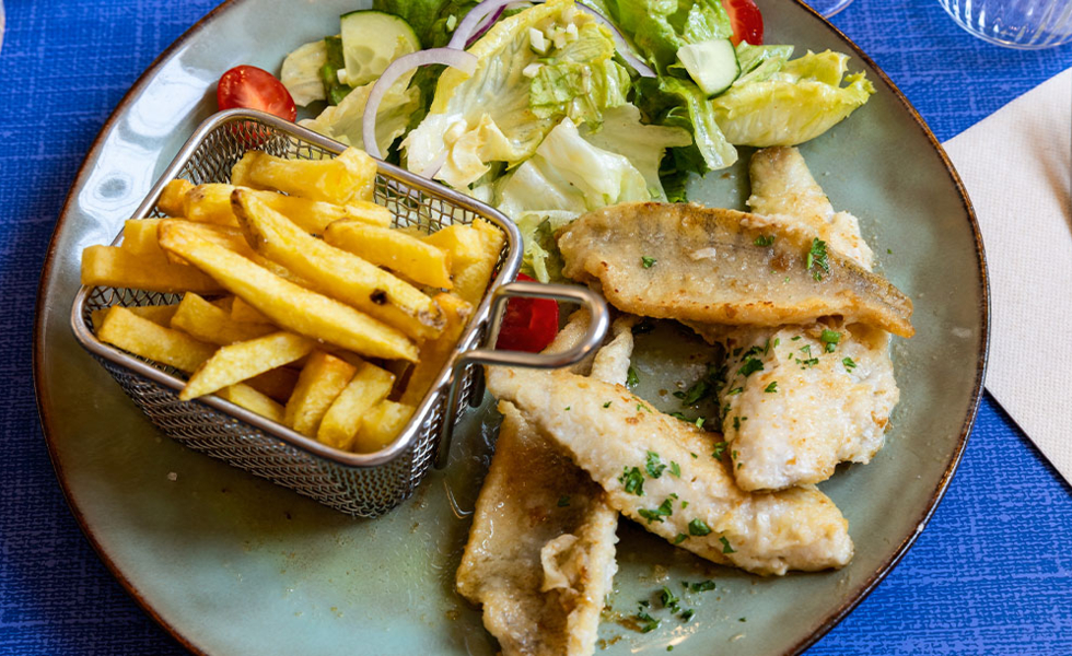 HÔTEL LE FER À CHEVAL Yenne