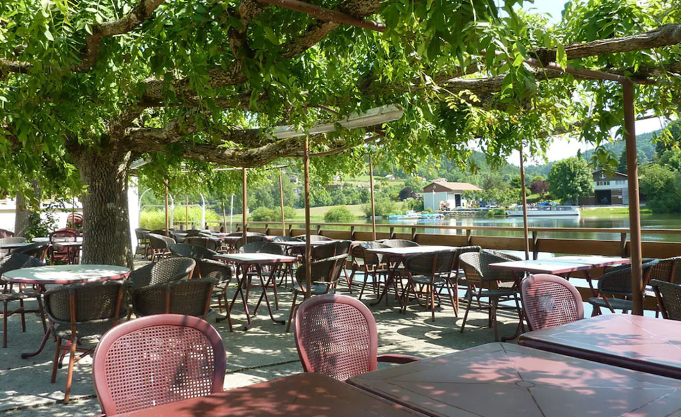 HÔTEL RESTAURANT LES CYGNES Villers-le-Lac