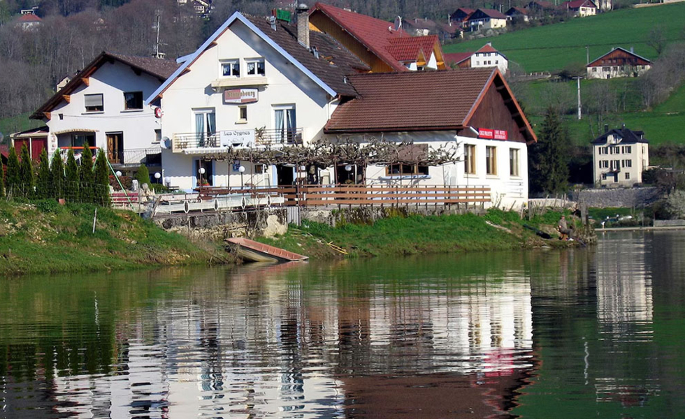 HÔTEL RESTAURANT LES CYGNES Villers-le-Lac