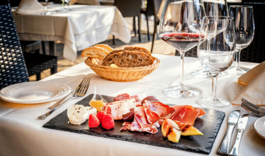 HOTEL-RISTORANTE I GRAPPOLI Sessa