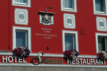 HOTEL STRAUSS Hof