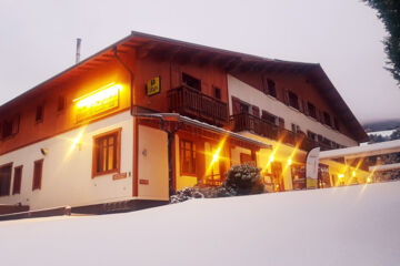 LOGIS HÔTEL LES PEUPLIERS Baratier