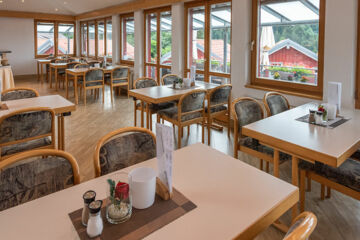 VILLAGE HOTEL Neukirchen (BA)