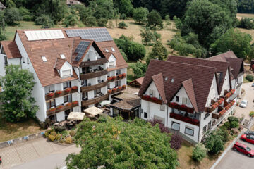 LANDIDYLL HOTEL ZUM ALTEN SCHLOß Kirchensittenbach