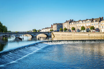 LE GRAND HÔTEL DE MAYENNE Mayenne LE GRAND HÔTEL DE MAYENNE Mayenne